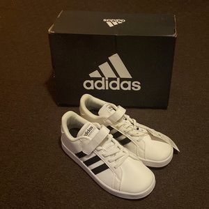 Adidas shoes. US SIZE 2.5, BOYS